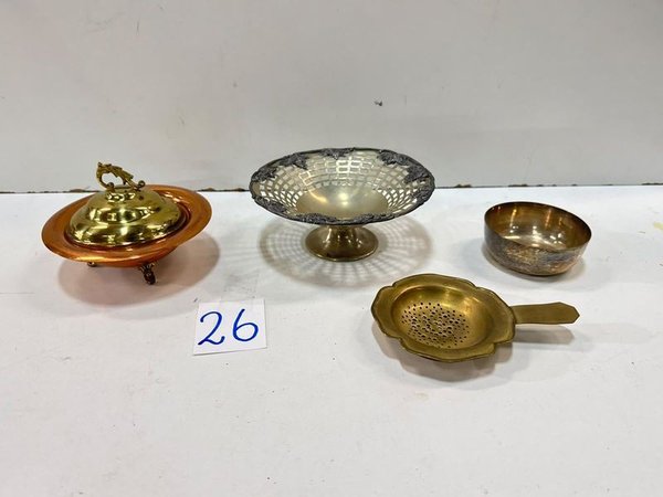Lote de 4 piezas: Incensario de cobre, frutero de plata, cuenco y colador de té - imagen 1