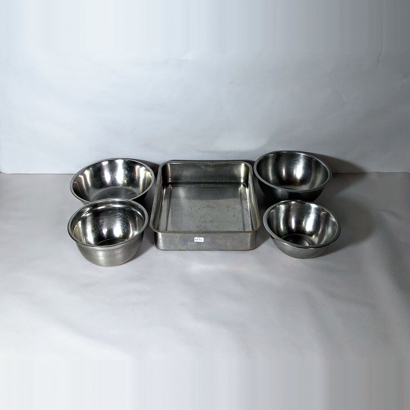 Set de 5 Piezas: Bowls y Asadera de Acero Inoxidable