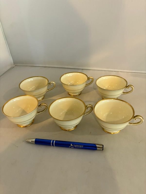 Lote anterior: Tazas de té alemanas selladas - Excelente condición