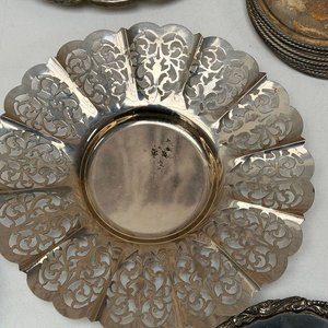 Lote de Bandejas y Platos de Metal Plateado Estilo Antiguo - imagen 6