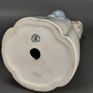 Figura de Porcelana Española Miquel Requena - Niña con Sombrero Azul - imagen 6
