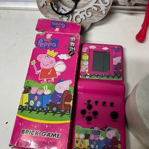Lote Variado: Juguetes, Veladoras, Reloj, Tazas y Más - imagen 14