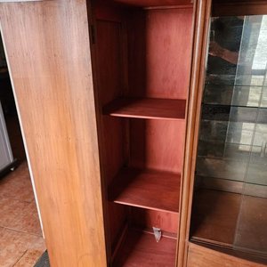 Cristalero Francés de Madera con Cajones y Estantes - imagen 5
