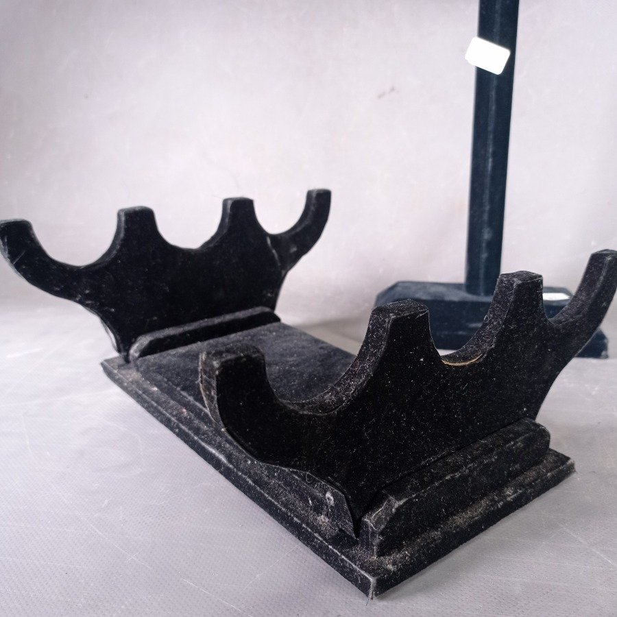 Soportes y exhibidores de terciopelo negro - imagen 3