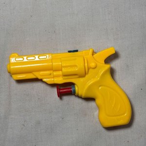 Lote de Juguetes: Peluches, Pistolas, Reproductor CD Panasonic y Más - imagen 27