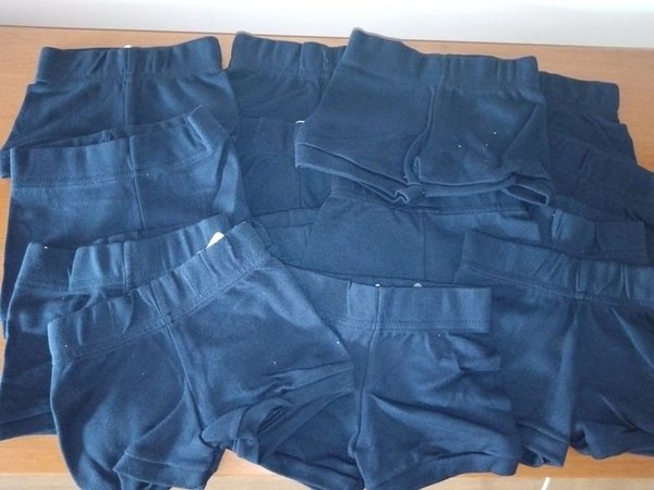 Shorts lisos de calidad, nuevos y sin usar - imagen 1