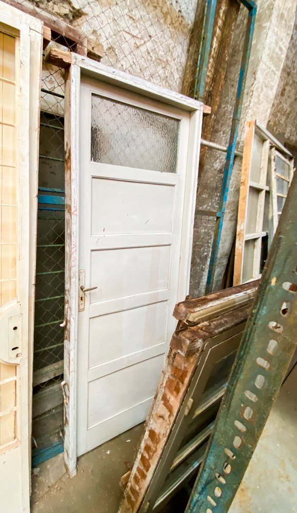 Lote siguiente: Puerta interior de madera y vidrio blanco