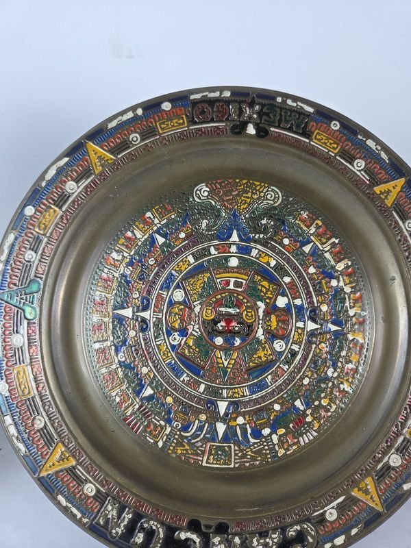 Platos decorativos en bronce mexicano y egipcio - imagen 2