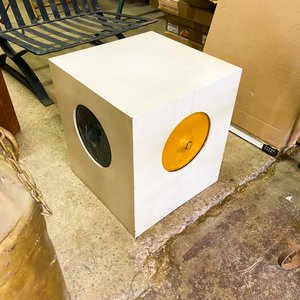 Lote anterior: Caja Cubo Decorativa con Dos Aberturas Redondas