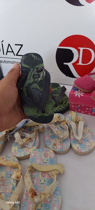 Calzado de verano con diseños florales - imagen 3