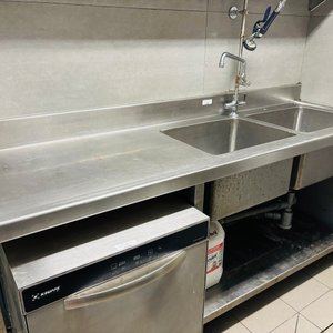 Mesada de Acero Inoxidable con Doble Bacha, Grifería Profesional y Estante Escurridor - imagen 7