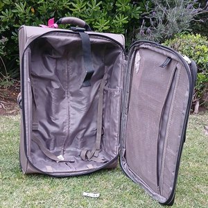 Valija de Viaje Grande con Ruedas y Manija Retráctil - imagen 3