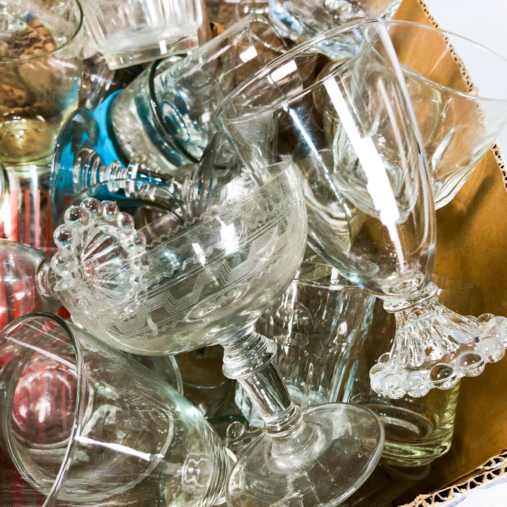 Colección de copas y vasos de vidrio - imagen 3