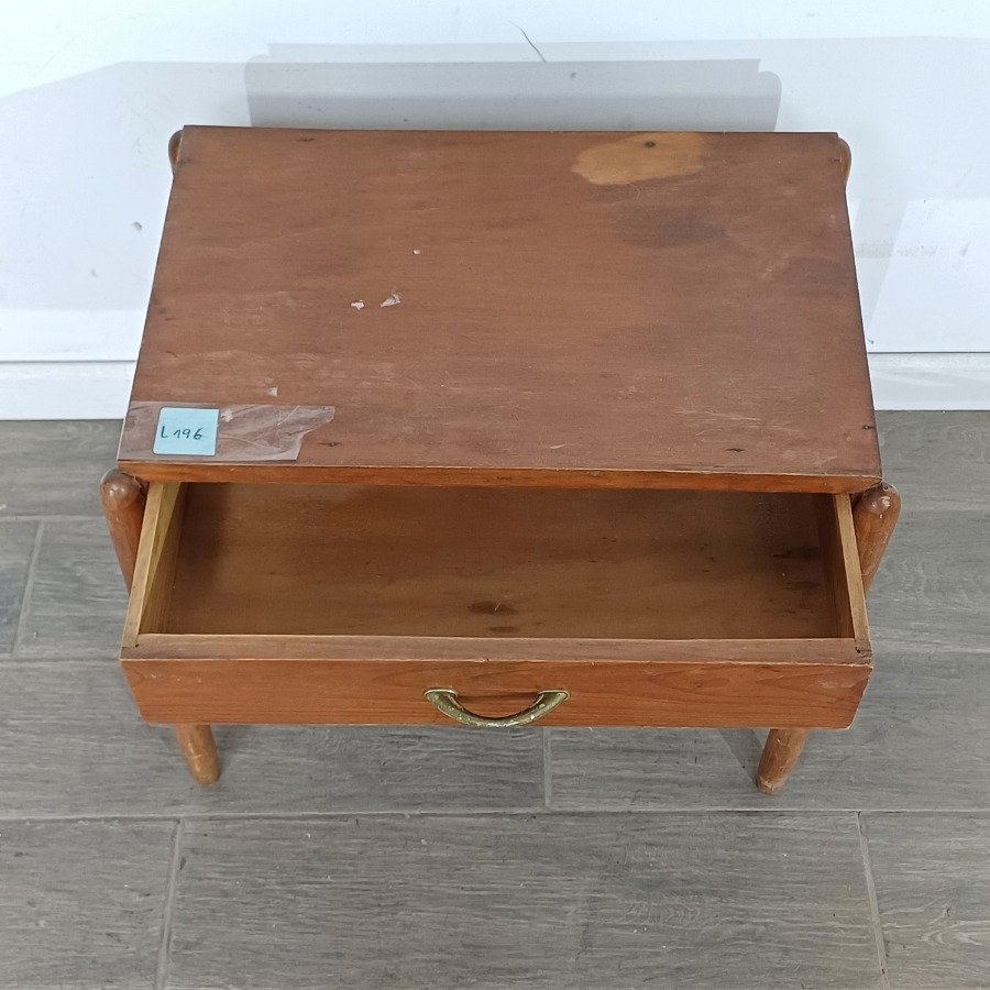 Mesa de luz estilo danés con cajón y estante - imagen 4