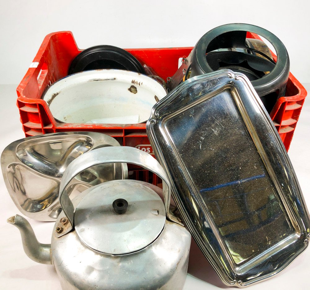Lote siguiente: Utensilios de cocina en metal y aluminio