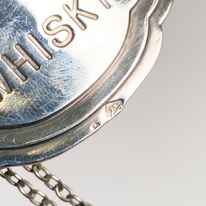 Cartela Francesa de Plata para Botella de Whisky - imagen 5