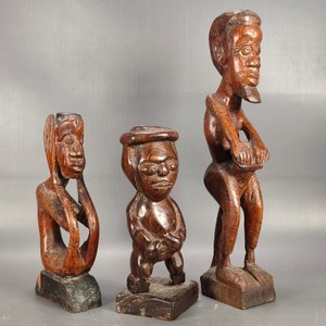 Lote de 3 Tallas de Madera con Figuras Humanas - imagen 2