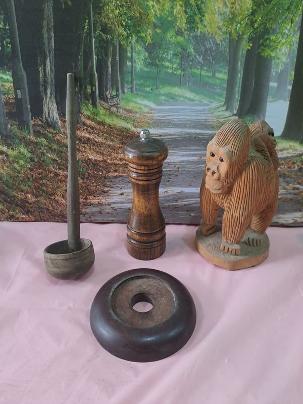 Lotes de antigüedades en madera y metal
