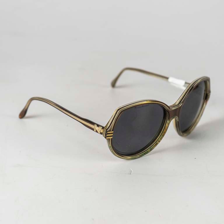 Par de lentes de sol Nina Ricci - imagen 2