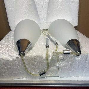 Juego de 2 Plafones Luminosos de Vidrio Opalino y Metal - imagen 2