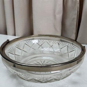 Juego de Cristal Tallado: Florero y Cuenco con Detalles Metálicos - imagen 6