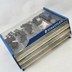 Organizador Staedtler con Componentes Electrónicos - imagen 1