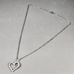 Cadena Plateada con Dije de Corazón Brillante - imagen 3