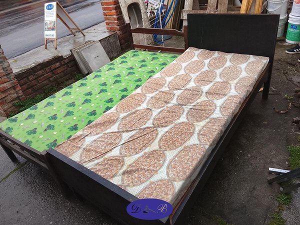 2 Camas de Una Plaza con Colchonetas