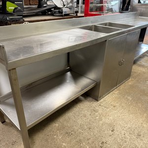 Lote anterior: Mesada de Acero Inoxidable con Doble Bacha, Estante y Puertas