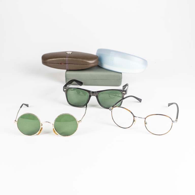 Lentes de sol y aumento con estuches - imagen 2