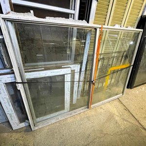 Lote anterior: Ventana corrediza de aluminio y vidrio, 2 hojas, 130x180 cm