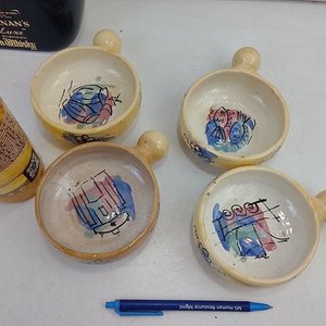 Conjunto de 17 Piezas: Jarra Licorera Buchanan's, Rallador Vintage, Matacandelas y Cuencos Pintados a Mano - imagen 2