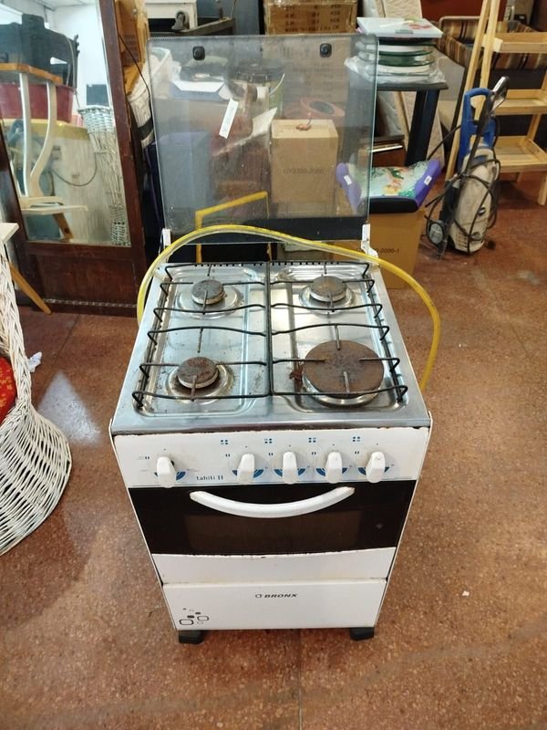 Lote siguiente: Cocina Bronx Tahití II: Electrodomésticos de Alta Calidad