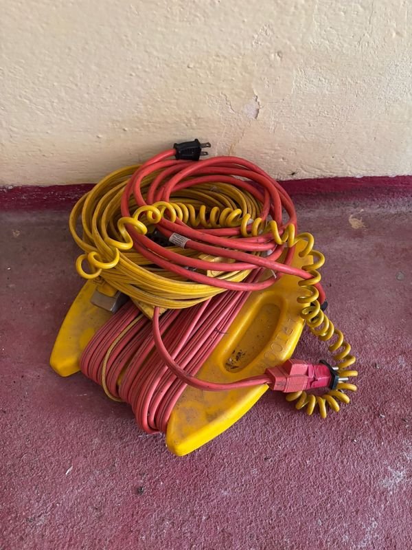Alargador eléctrico con 2 salidas de corriente - imagen 2