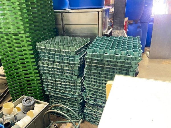 Cincuenta Rejillas Plásticas para Césped de PVC, 50x50 cm - imagen 1