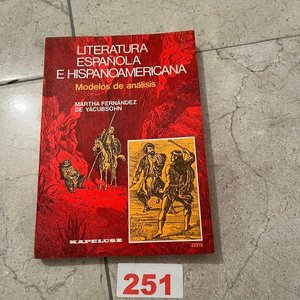 Lote siguiente: Literatura Española e Hispanoamericana: Modelos de Análisis por Martha Fernández de Yacubsohn
