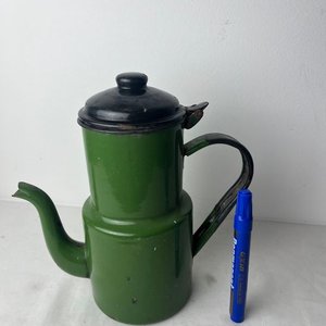 Lote anterior: Cafetera Esmaltada Antigua Verde con Tapa Negra