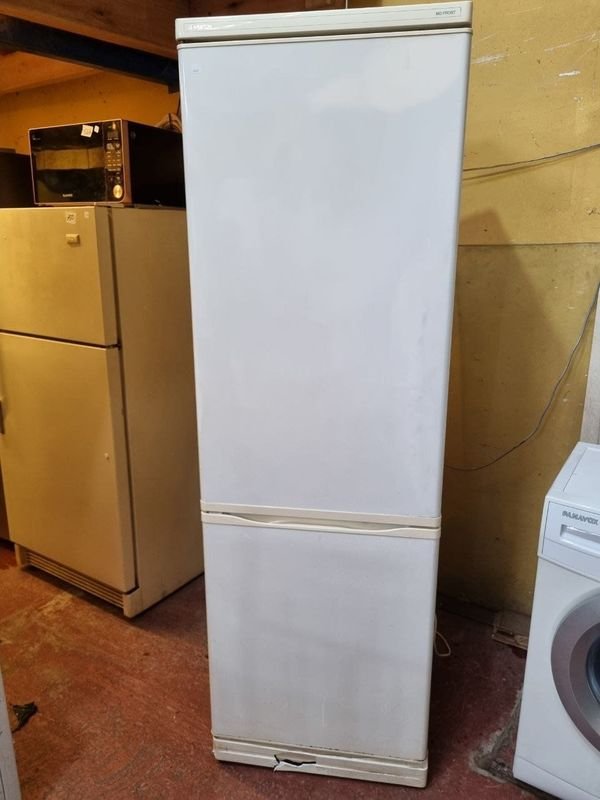 Heladera Ariston No Frost Blanca con Freezer y 3 Cajones - Funciona - imagen 1