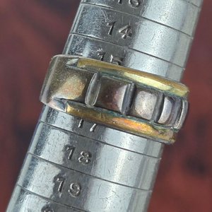 Anillo Antiguo de Plata con Detalles Dorados - imagen 4
