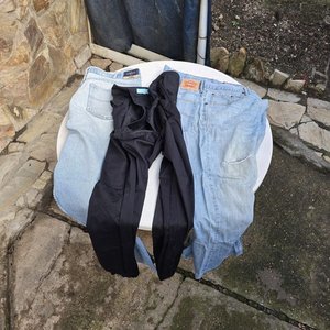 Lote anterior: Lote de 3 Pantalones: 2 Jeans y 1 Negro Talles Grandes