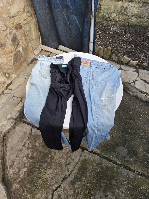 Lote de 3 Pantalones: 2 Jeans y 1 Negro Talles Grandes