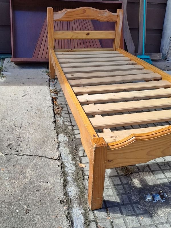 Cama de madera en muy buenas condiciones - imagen 3
