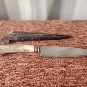 Cuchillo Artesanal con Mango de Guampa y Vaina de Cuero - imagen 4