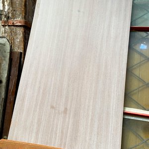 Lote de 7 Piezas: Paneles MDF Veteado Gris y Tableros Marrones - imagen 3