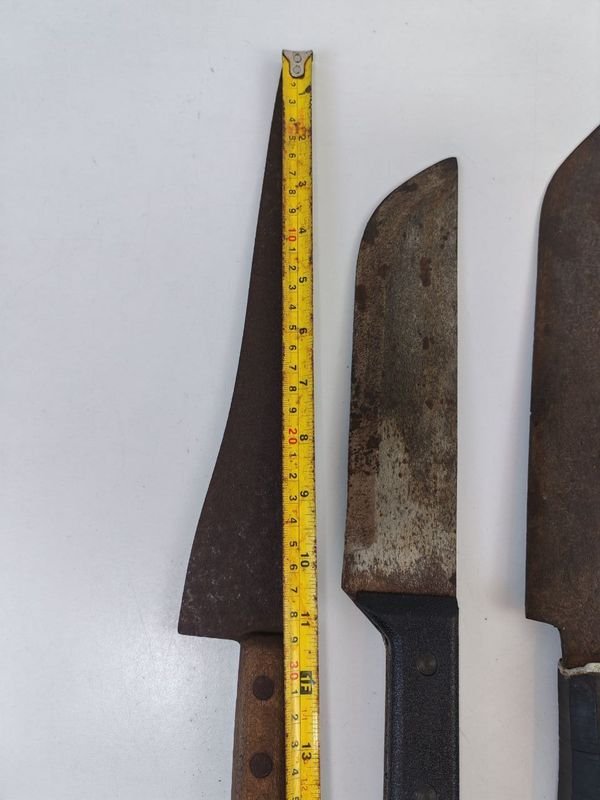 Tres Cuchillas de Corte con Materiales de Metal y Madera - imagen 5