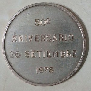 Medalla Conmemorativa 50º Aniversario Club Filatélico Uruguay 1976 - imagen 2