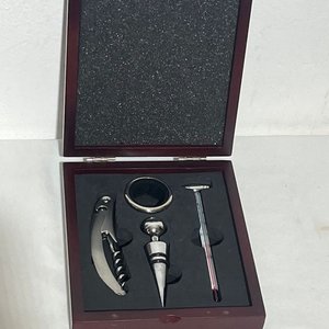 Set de Accesorios para Vino con Estuche - imagen 4