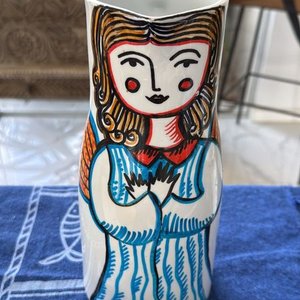 Jarra de Cerámica Pintada a Mano con Diseño Artístico - imagen 3