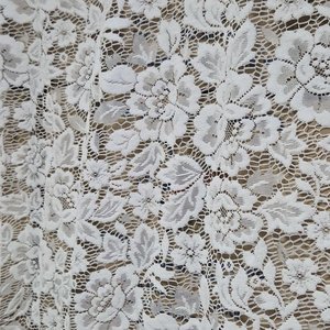 Par de Cortinas de Encaje Blanco con Motivos Florales - imagen 3