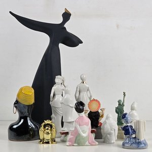 Lote Variado de Figuras Decorativas: Budas, Pareja de Época, Abstracta y Más - imagen 8